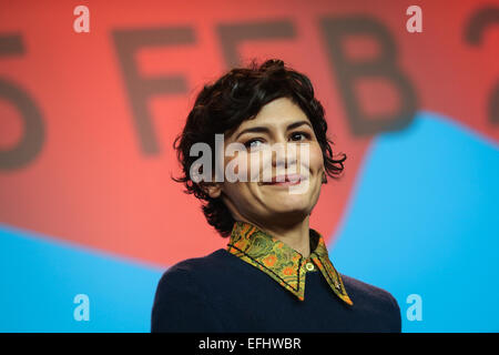 (150205)-- Berlino, Febbraio 5, 2015(Xinhua)-- attrice francese Audrey Tautou, un membro della giuria, partecipa a una conferenza stampa presso il sessantacinquesimo Berlinale Festival Internazionale del Cinema di Berlino, Germania, il 5 febbraio, 2015. (Xinhua/Zhang Fan)(azp) Foto Stock