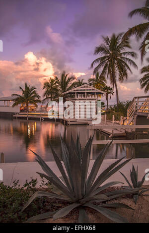 La zona della piscina all'Hotel Resort Casa Morada, Islamorada, Florida Keys, Florida, Stati Uniti d'America Foto Stock