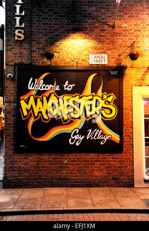 Manchester Lancashire Regno Unito - Canal Street District di Manchester che è il cuore della comunità Gay Village Foto Stock