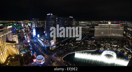 Las Vegas Nevada - 16 dicembre : Bellagio Fountain show in un ampia vista sulla città, vista dalla cima della Torre Eiffel, Dicembre 16 Foto Stock