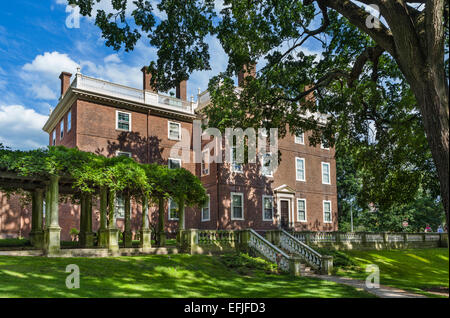 La storica 18thC John Brown House vista dal beneficio sul lato della strada di Providence, Rhode Island, STATI UNITI D'AMERICA Foto Stock