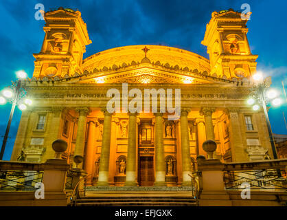 La famosa chiesa di Santa Maria in Mosta a Malta talvolta noto come la Rotonda di Mosta o il duomo di Mosta. È la terza più grande Foto Stock