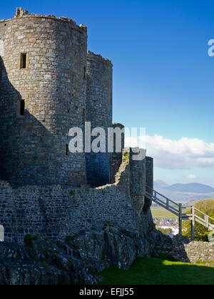 Harlech Castle in Gwynedd Snowdonia North Wales UK una fortificazione medievale costruita da Edward 1 nel 1289 adesso sito del Patrimonio Mondiale Foto Stock