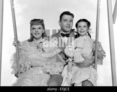 JUDY GARLAND, TOM DRAKE, MARGARET O'Brien, Meet ME IN ST. LOUIS, 1944 Foto Stock