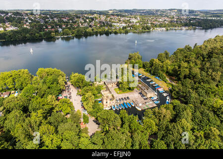 "Lago Baldeneysee' lago di Essen, fiume Ruhr, sailing club in i ruderi di un vecchio castello, 'Haus Scheppen', Essen, Germania, Foto Stock