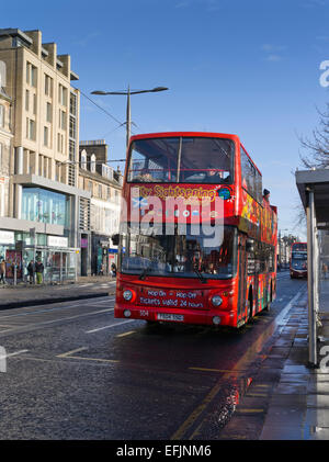 dh PRINCES STREET EDIMBURGO City turistico tour in autobus turistico tour turisti Foto Stock