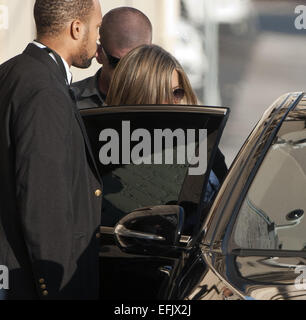 Hollywood, California, USA. 5 febbraio, 2015. American attrice Jennifer Aniston ha fatto un aspetto a Jimmy Kimmel Live! In Hollywood, cimentandosi in e fuori il giovedì pomeriggio. Credito: David Bro/ZUMA filo/Alamy Live News Foto Stock