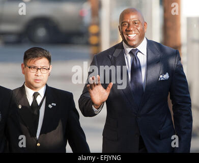 Hollywood, California, USA. 5 febbraio, 2015. Ex Lakers Basket guard MAGIC JOHNSON arriva a Jimmy Kimmel Live! A Hollywood. Credito: David Bro/ZUMA filo/Alamy Live News Foto Stock