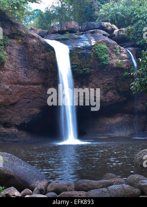 Haew Suwat cascata Foto Stock