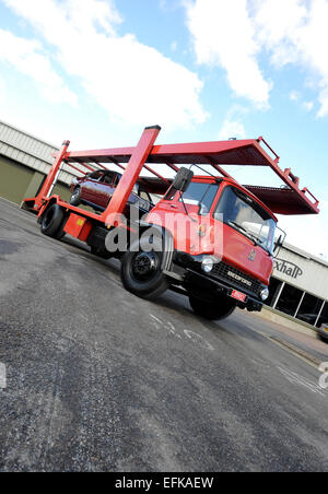 Classic degli anni settanta Bedford TK auto ruota di trasportatore Foto Stock