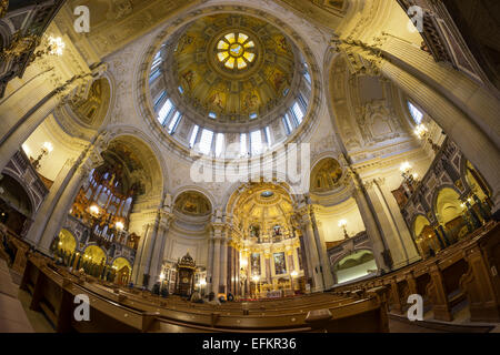 Soffitto a cupola della chiesa nella cattedrale di Berlino Foto Stock