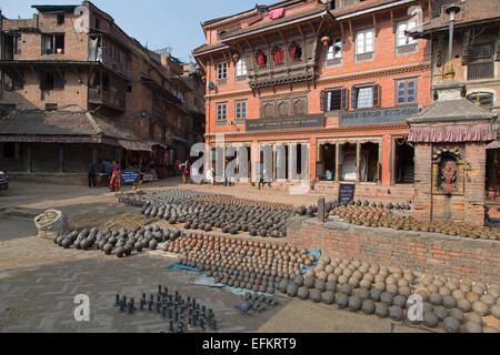 Bhaktapur UNESCO - Sito Patrimonio dell'umanità. Pottery Square valle di Kathmandu in Nepal Foto Stock