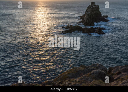 Lands End Cornwall, Regno Unito, 6 feb 2015. Alta pressione si muove attraverso il Regno Unito dando freddo ma soleggiato. Credito: Simon Maycock/Alamy Live News Foto Stock