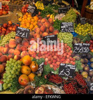 Boroughs market, frutta, cibi gourmet London Regno Unito Foto Stock