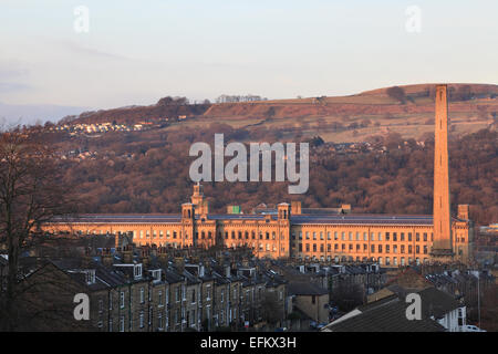 Salts Mill in Saltaire, Bradford, fu costruito dal ricco industriale Vittoriano Sir Tito sale in Foto Stock