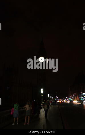 Le luci sono spente edifici iconici come la città celebra il centenario del focolaio di guerra mondiale 1 dove: Londra, Regno Unito quando: 04 Ago 2014 Foto Stock