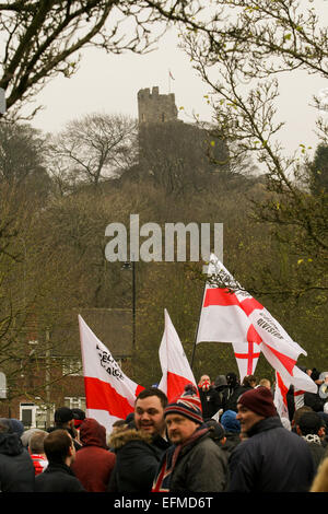 La difesa inglese league (EDL) protesta in dudley 2015 Foto Stock