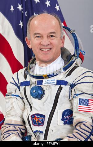Stazione Spaziale Internazionale Expedition 47 astronauta della NASA Jeff Williams ritratto ufficiale che indossa il russo Sokol tuta spaziale il suo Febbraio 6, 2015 in Star City, Russia. Foto Stock