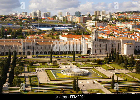 Panorama di Hieronymites monastero si trova nel quartiere di Belem di Lisbona Foto Stock