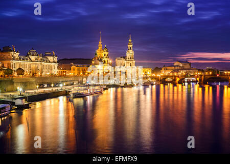 Dresden, Germania skyline del centro sul fiume Elba. Foto Stock