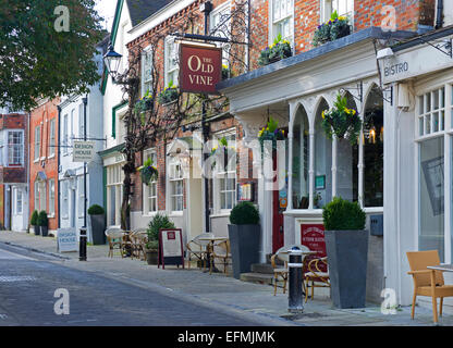 Il vitigno antico pub di Winchester, Hampshire, Inghilterra, Regno Unito Foto Stock