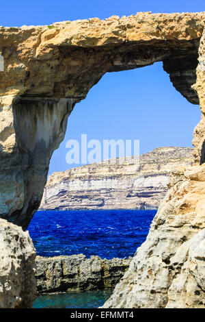 La finestra Azzurra a Dwejra sulla costa nord-occidentale di Gozo Malta Foto Stock