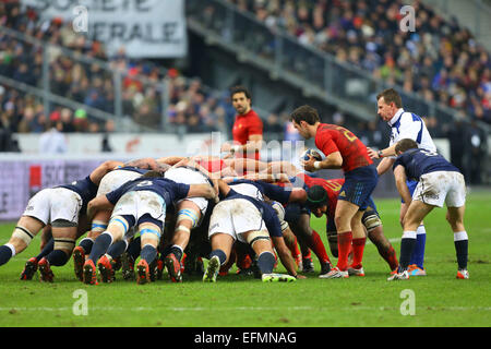 Parigi, Francia. 07 feb 2015. 6 Nazioni Rugby internazionale torneo. Francia contro Scozia. Morgan Parra (Francia) mette in scrum Credito: Azione Sport Plus/Alamy Live News Foto Stock