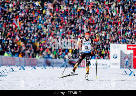 Nove Mesto na Morave, Repubblica Ceca. Il 7 febbraio, 2015. Laura Dahlmeier compete alla Coppa del Mondo di Biathlon sprint femminile. Credito: Petr Toman/Alamy Live News Foto Stock