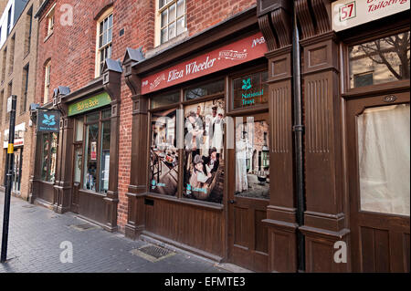 Birmingham back to back case baraccopoli vittoriano abitazioni ricostruite in China town l'angolo negozio di dolci caramelle Foto Stock