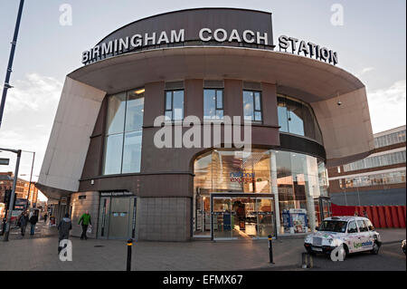 Nuovo autobus National Express alla stazione degli autobus digbeth Birmingham Foto Stock