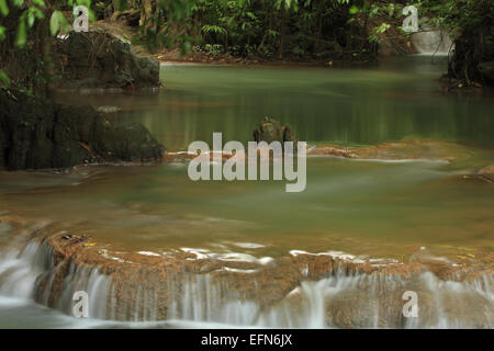 Le cascate di Thanbok Khoranee national park, Krabi, Thailandia Foto Stock