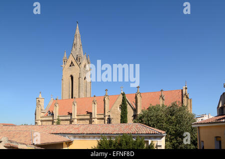 Chiesa Guglia dell'c13th Saint Jean de Malte chiesa parte dell'adiacente Museo Granet di Aix en Provence Francia Foto Stock