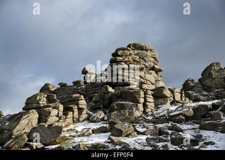 Hound Tor. Un alterato pesantemente affioramento di granito su Dartmoor Devon, Regno Unito. Foto Stock
