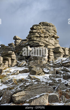 Hound Tor. Un alterato pesantemente affioramento di granito su Dartmoor Devon, Regno Unito. Foto Stock