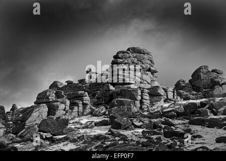 Hound Tor. Un alterato pesantemente affioramento di granito su Dartmoor Devon, Regno Unito. Foto Stock