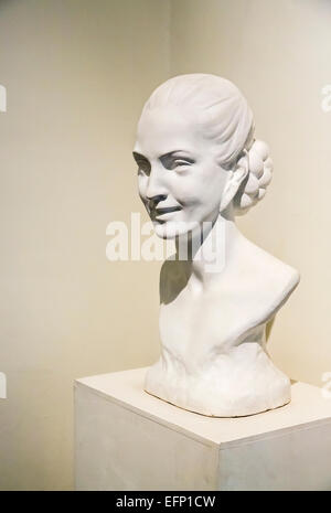 Busto bianco di Evita Peron, una mostra sul display nel Museo Evita, Maria Eva Duarte de Peron aiuti sociali Foundation, Buenos Aires, Argentina Foto Stock