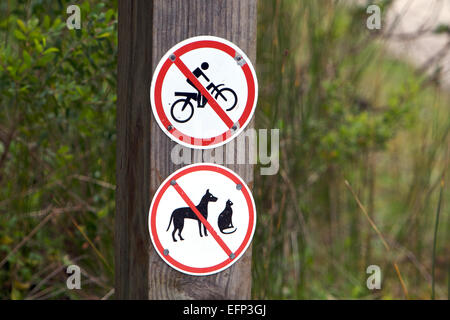 Nessuna voce cartello stradale - Assenza di bicicletta e animali Foto Stock