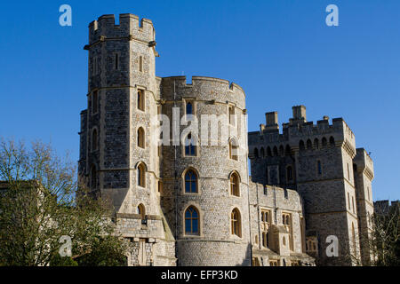Il re Edoardo III torre presso il Castello di Windsor, Berkshire, Inghilterra nel gennaio Foto Stock