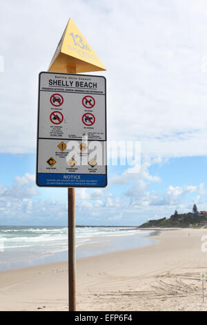 Shelly Beach, Ballina, NSW, Australia. Il 9 febbraio, 2015. Tadashi Nakahara, 41 è deceduto a seguito di un attacco di squalo a Shelly Beach, Ballina, NSW. È riportato il 'grande' shark aggredito da dietro e mordere sia le mans gambe. L attentato avvenuto a circa 945am ora locale. Ballina è situato a 30km a sud di Byron Bay, all'estremo nord della costa del NSW. Le spiagge della zona sono state chiuse. Credito: Ben Wyeth/Alamy Live News Foto Stock