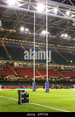 Vista interna del Millennium Stadium ( Stadiwm y Mileniwm) in Cardiff sotto i washer. Foto Stock