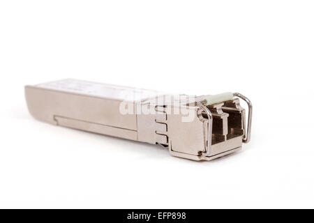 Ottico sfp gigabit module per switch di rete isolato su sfondo bianco Foto Stock