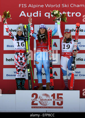 Beaver Creek, Colorado, Stati Uniti d'America. Il giorno 08 Febbraio, 2015. (L-R) argento medaglia Anna Fenninger di Austria, medaglia d'oro Tina Maze di Slovenia e medaglia di bronzo Lara Gut della Svizzera festeggiano sul podio durante la cerimonia dei fiori dopo Ladies' In Discesa a sci alpino Campionati del Mondo di Vail - Beaver Creek, Colorado, Stati Uniti d'America, 06 febbraio 2015. Foto: Stephan Jansen/dp/Alamy Live News Foto Stock