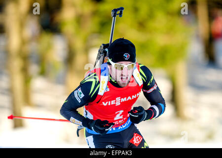 Jean-Guillaume Beatrix dalla Francia sci di finire terzo in uomini 10 km sprint gara di Coppa del Mondo di Biathlon Event in Nove Mesto na Morave, Repubblica Ceca, sabato, 7 febbraio 2015. (CTK foto/David Tanecek) Foto Stock