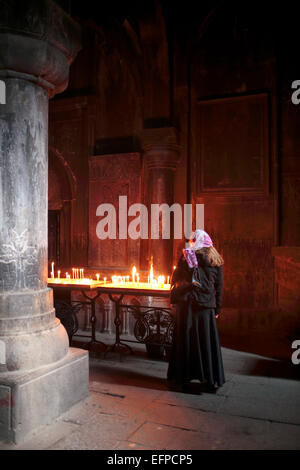 Interno della Cappella Katoghike (1215), il Monastero di Geghard, Geghardavank, provincia di Kotayk, Armenia Foto Stock