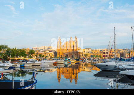 San Giuseppe Chiesa, Msida Creek Harbour, La Valletta, Malta, Mediterraneo, Europa Foto Stock