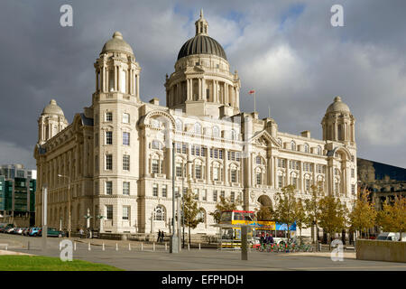 Porto di Liverpool Edificio, Pier Head, Sito Patrimonio Mondiale dell'UNESCO, Waterfront, Liverpool, Merseyside England, Regno Unito Foto Stock