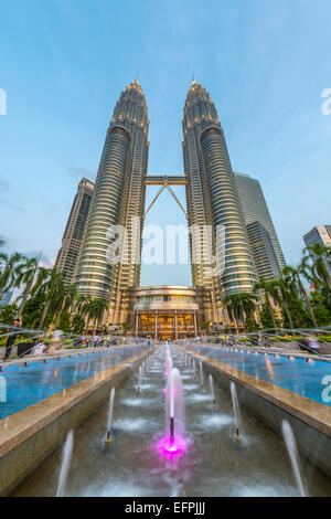 Torri Petronas, Kuala Lumpur, Malesia, Asia sud-orientale, Asia Foto Stock