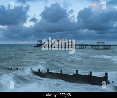 Una vista del Cromer Pier, Norfolk, Inghilterra, Regno Unito, Europa Foto Stock