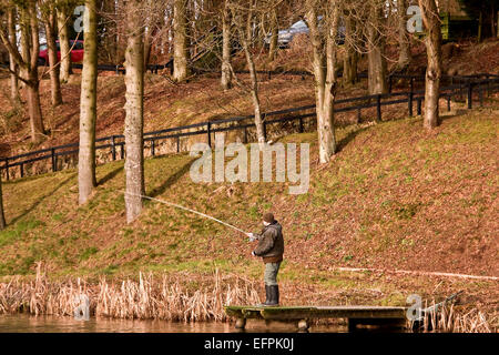 Pesca alla trota a Forbes di Kingennie in traghetto di Broughty vicino a Dundee, Scotland, Regno Unito Foto Stock