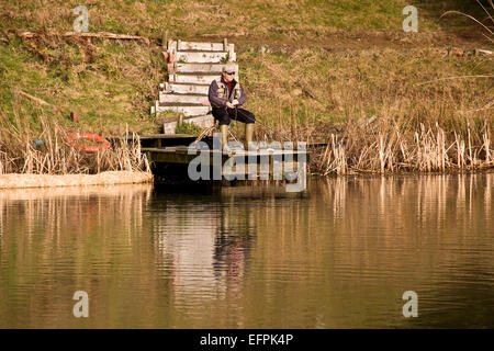 Pesca alla trota a Forbes di Kingennie in traghetto di Broughty vicino a Dundee, Scotland, Regno Unito Foto Stock